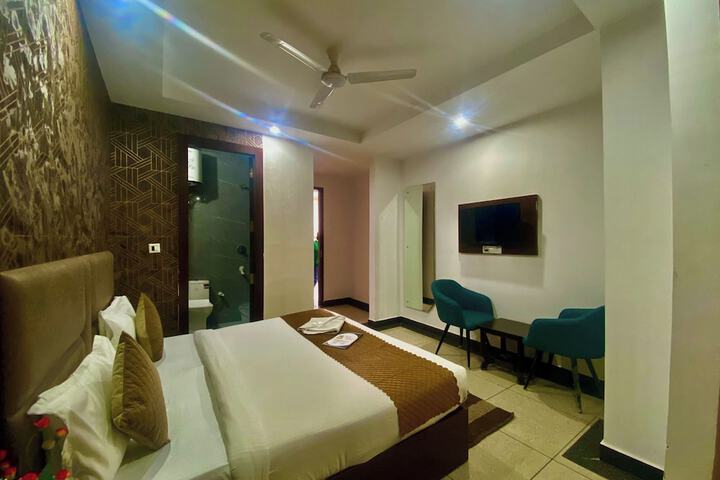 Room 7 of 31