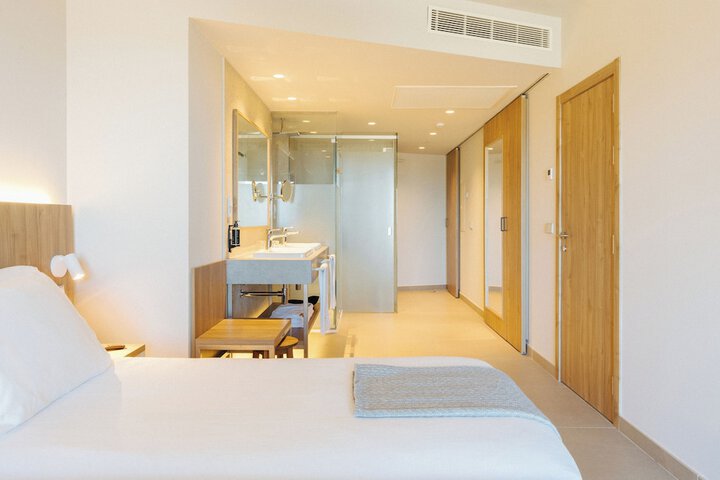 Room 7 of 56