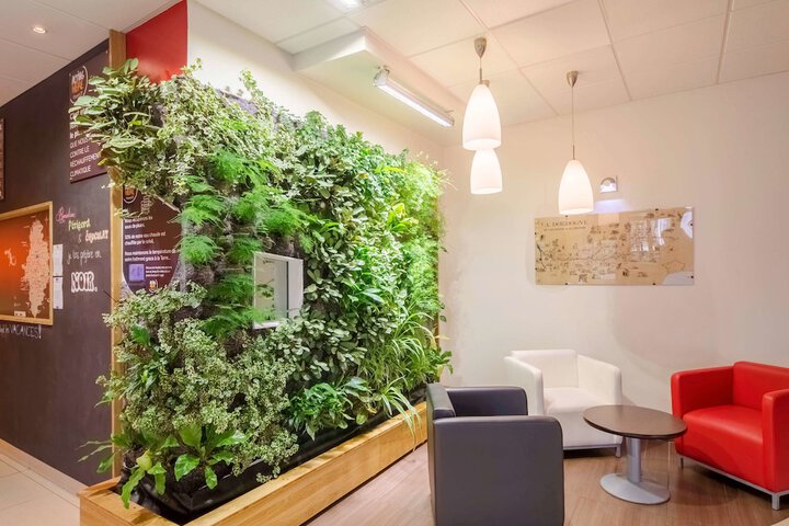 Guest Lobby