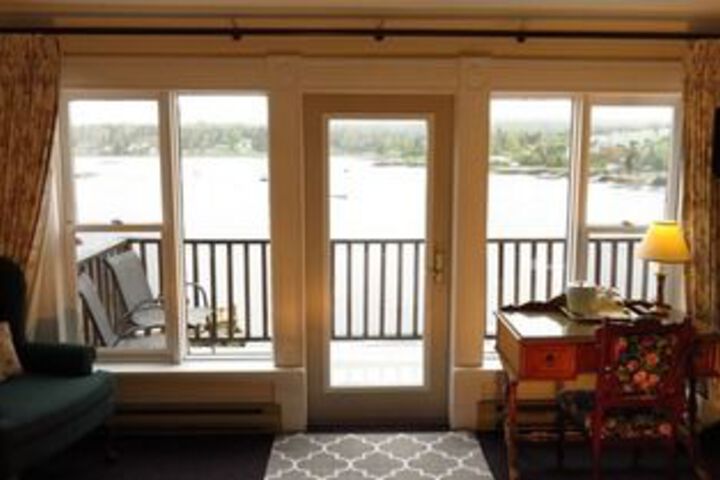Room 10 of 15