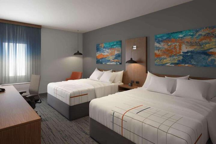 2 Queen Beds Mobility Accessible (2 of 8)