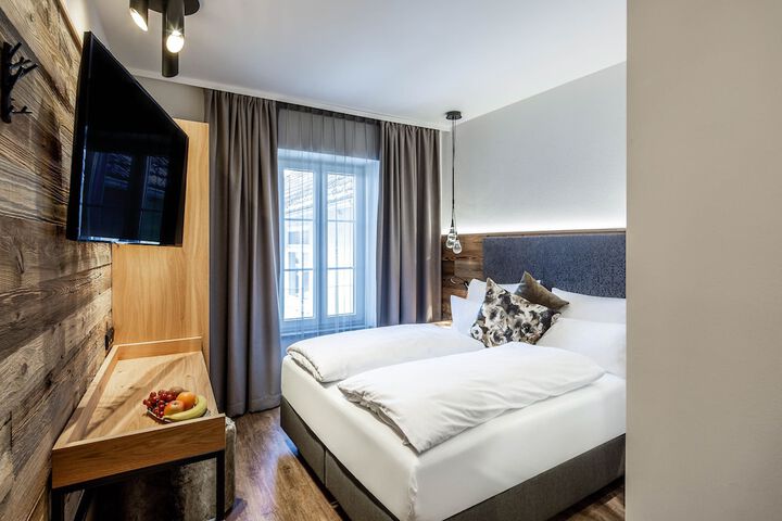 Room 3 of 54