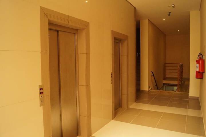 Ballroom/Hall 25 of 33