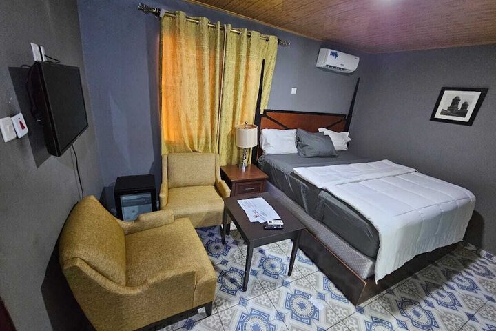 Room 9 of 21