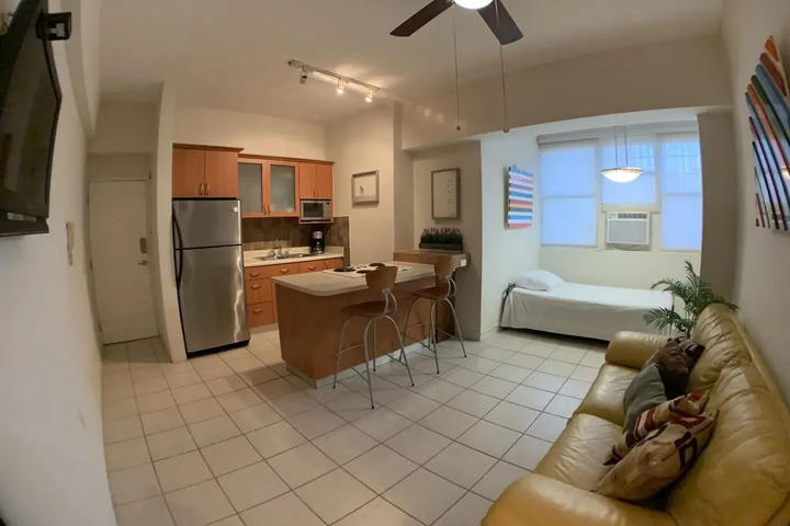 Room 6 of 12