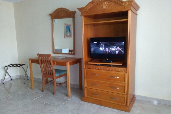 Room 4 of 28