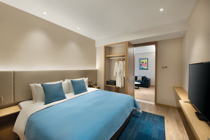 Room 41 of 73