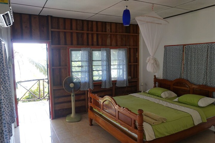 Room 6 of 48