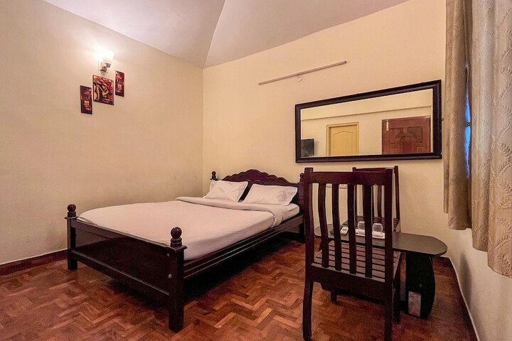 Room 2 of 18