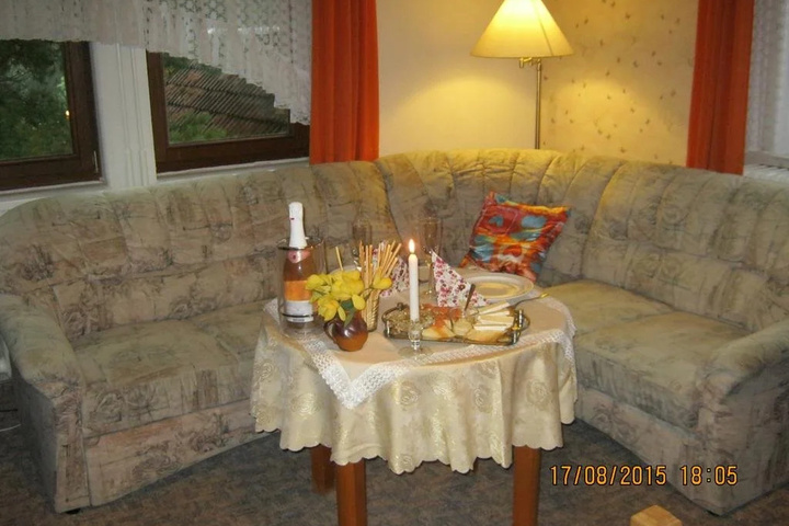Room 4 of 6