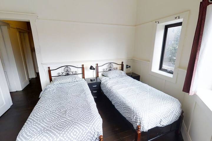 Room 14 of 50
