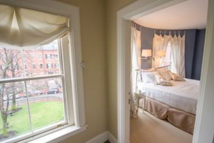 Room 15 of 37