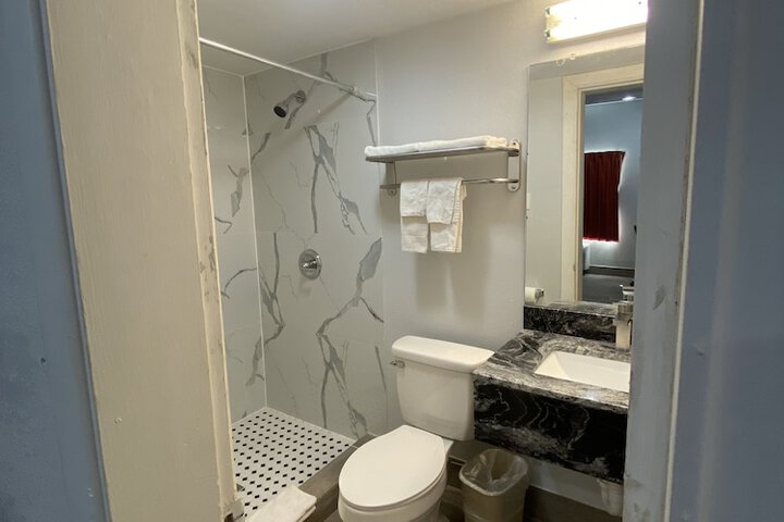 Room 10 of 15