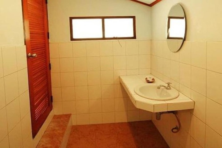 Room 12 of 22