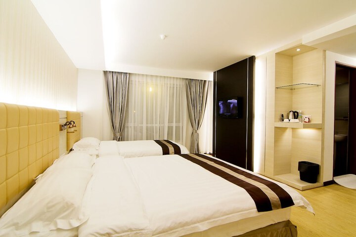 Room 15 of 44