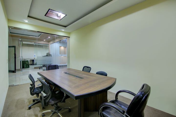 Room 33 of 41