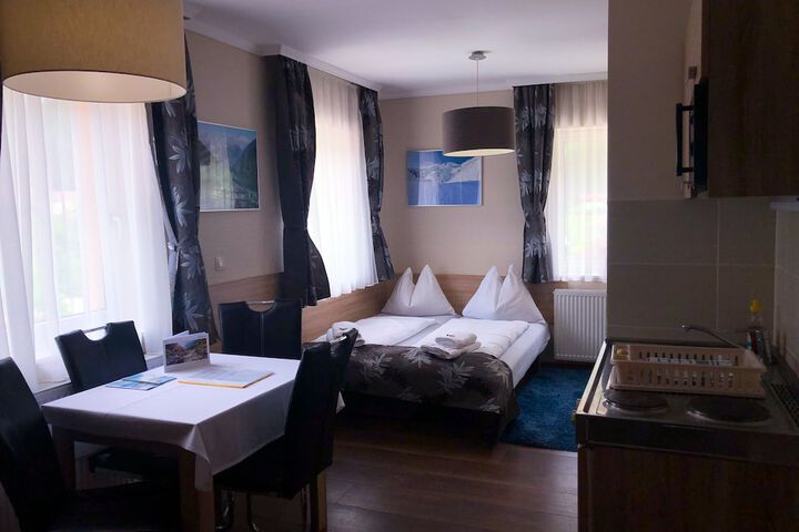 Room 13 of 42