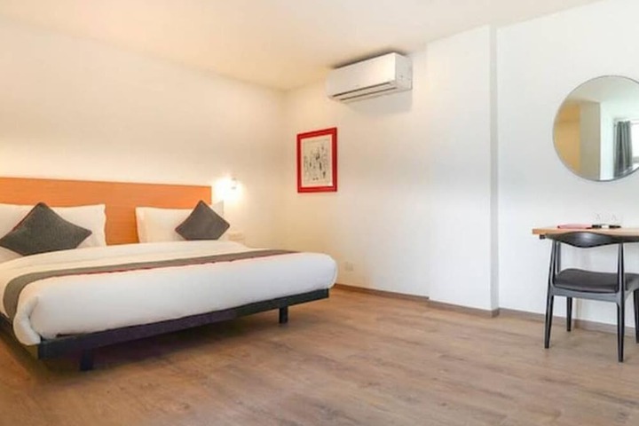 Room 12 of 14