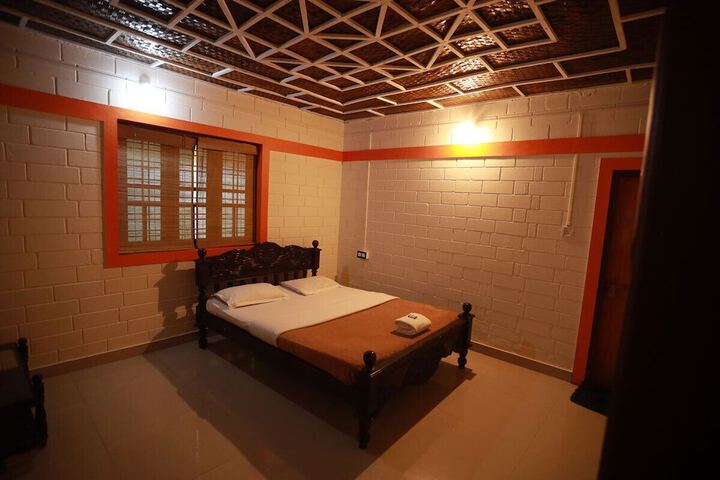 Room 25 of 46