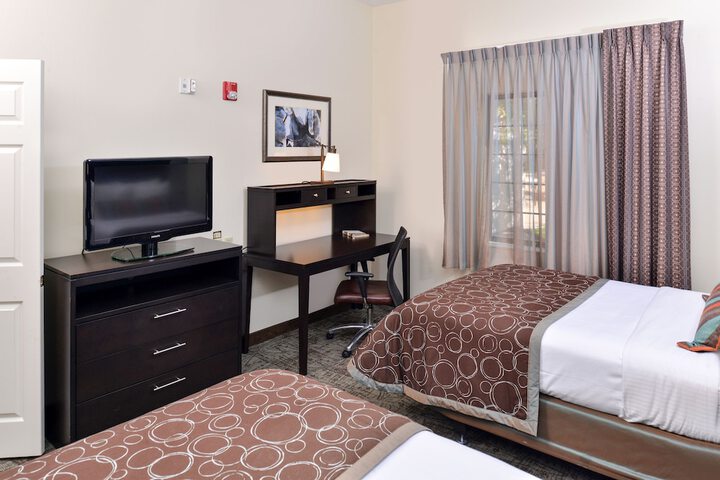 1 Queen 1 Bedroom Suite Comm Mobility Accessible (27 of 39)