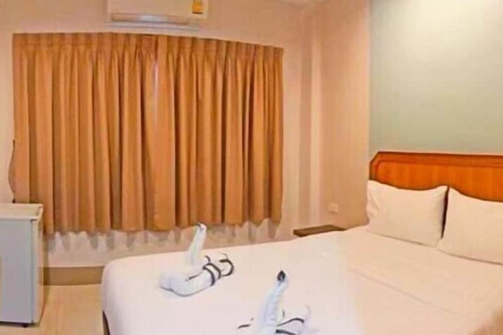 Room 14 of 40