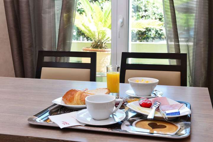 Breakfast/Coffee Service 45 of 57