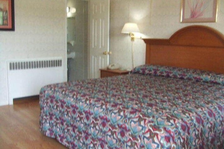 Room 4 of 17