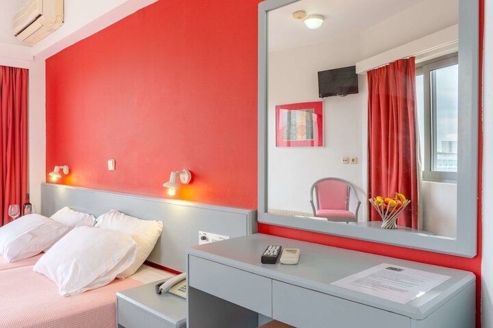 Room 17 of 35