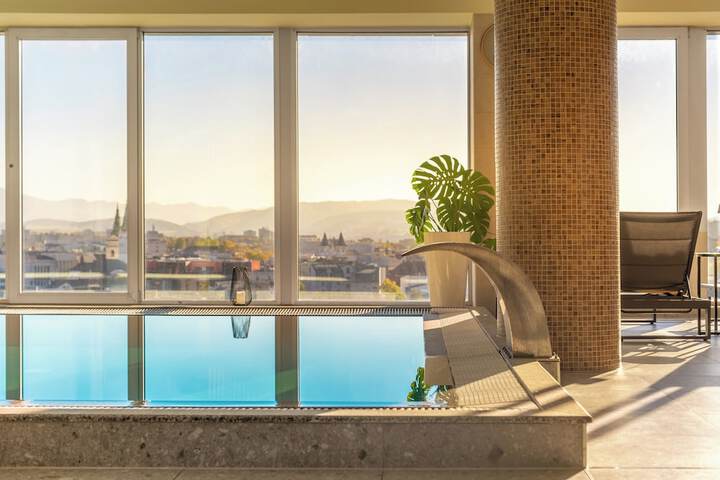 Hotel with Pool