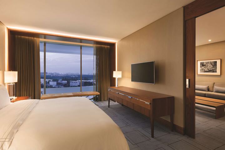 Room 30 of 105