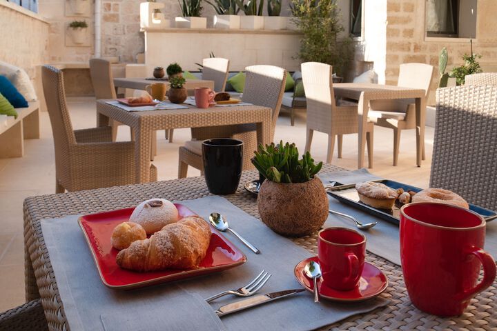 Breakfast/Coffee Service 60 of 74