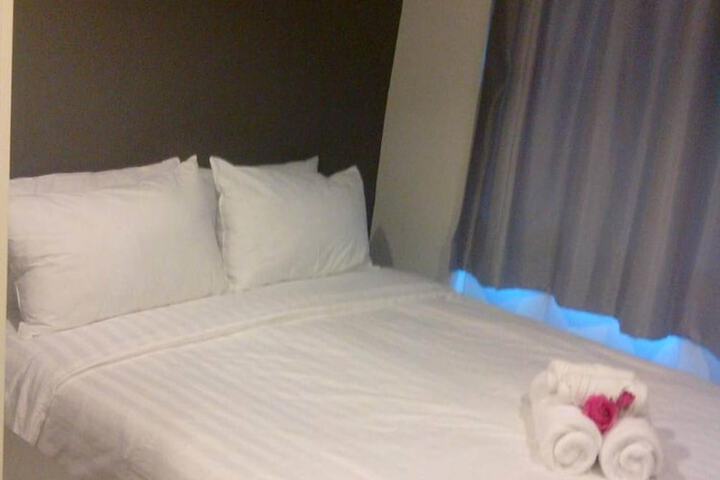 Room 33 of 63