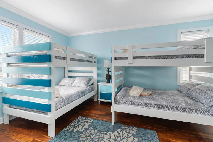Room 5 of 28