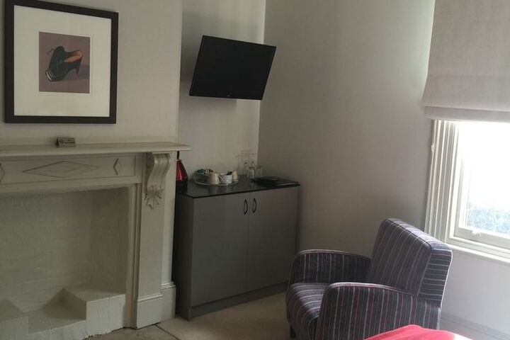 Room 11 of 50