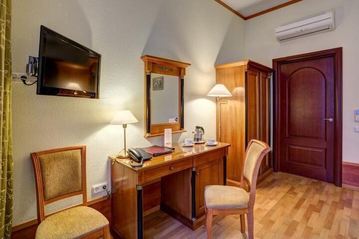 Room 14 of 39