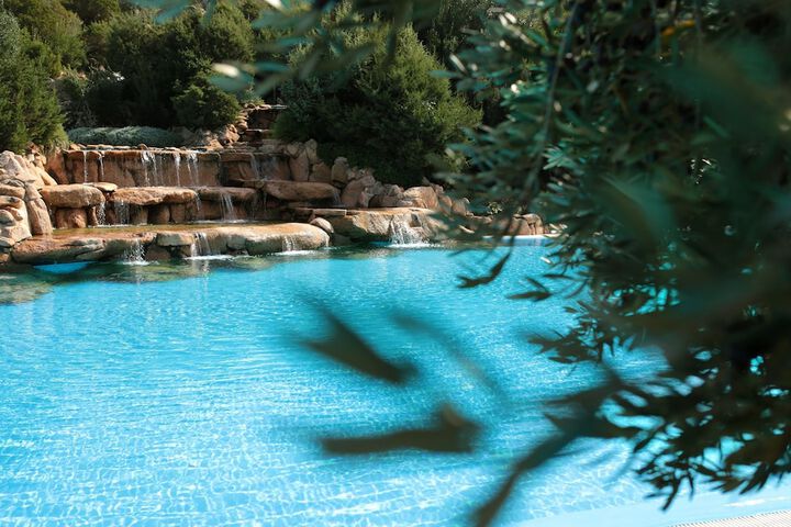 Pool 51 of 76