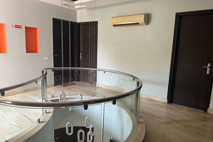 Room 17 of 23