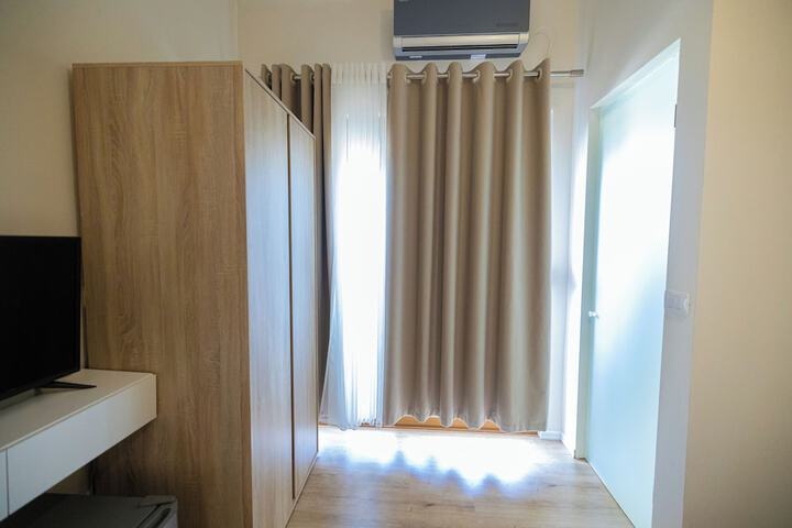 Room 8 of 110