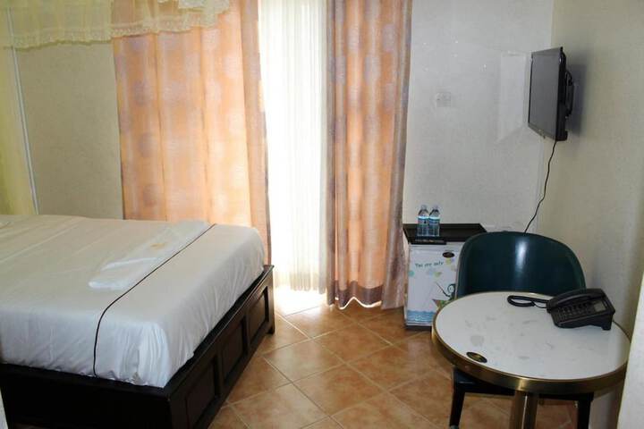 Room 14 of 36