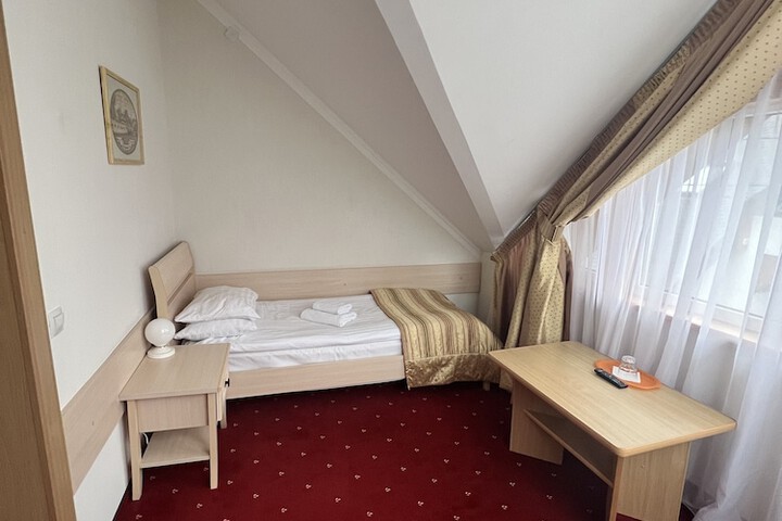 Room 16 of 47