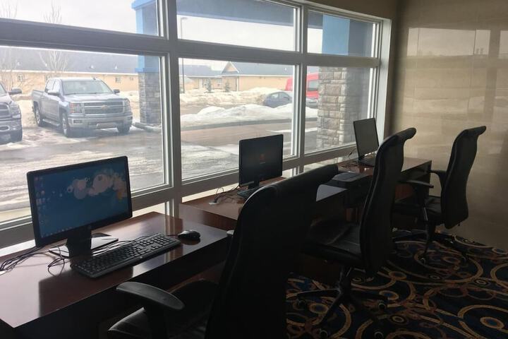 Business Center 40 of 42
