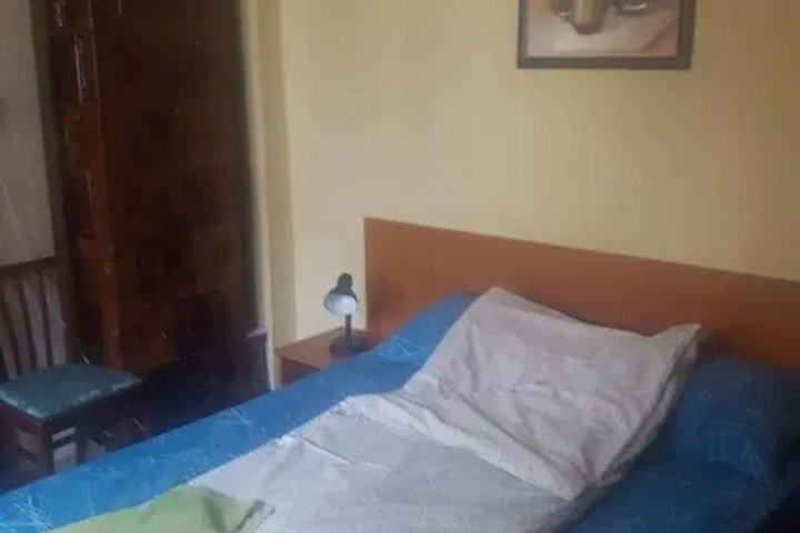 Room 6 of 14