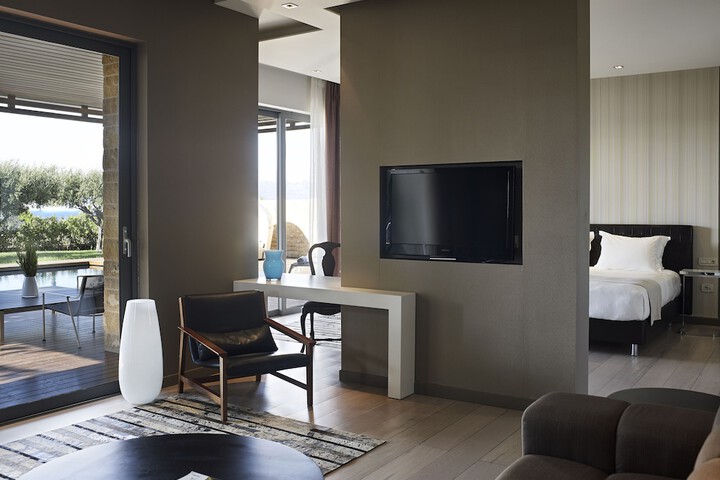 Room 44 of 185