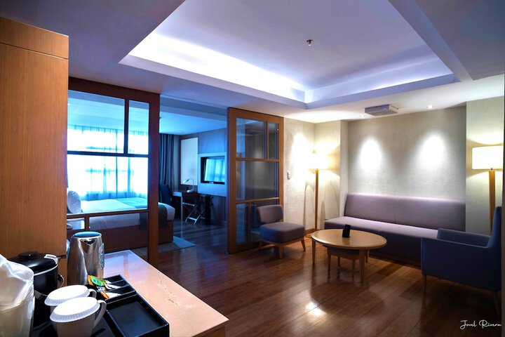 Room 11 of 24