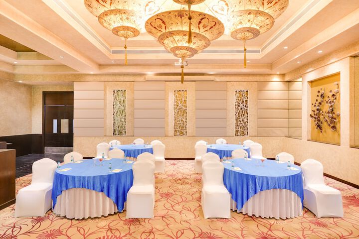 Ballroom/Hall 49 of 63