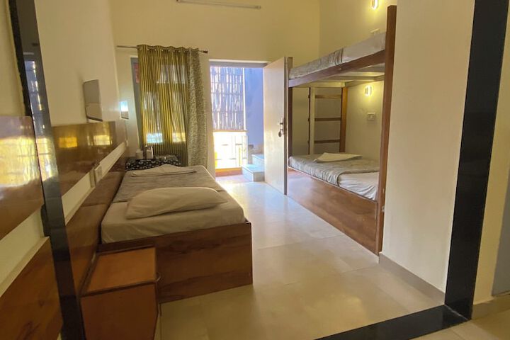 Room 45 of 189