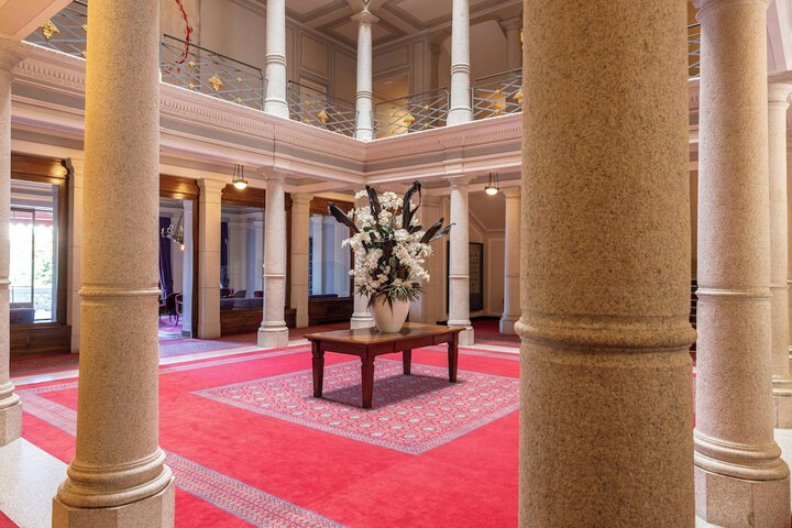 Guest Lobby