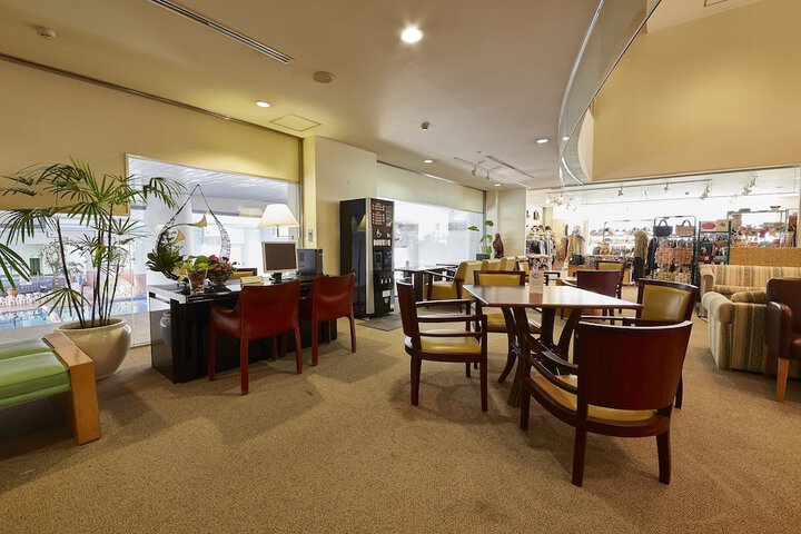 Entrance & Lobby