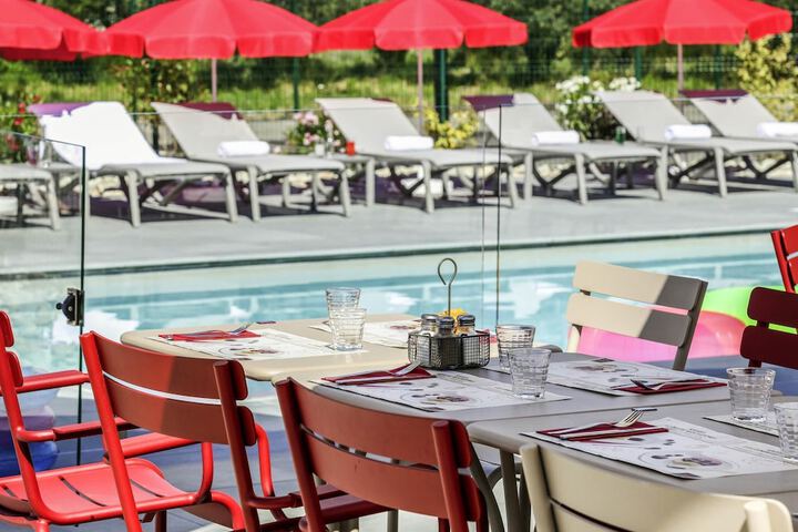 Hotel with Pool