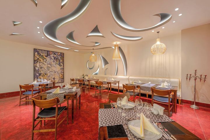 Dining 102 of 138